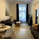 Cozy One Bedroom Apartment Close To City Center 4