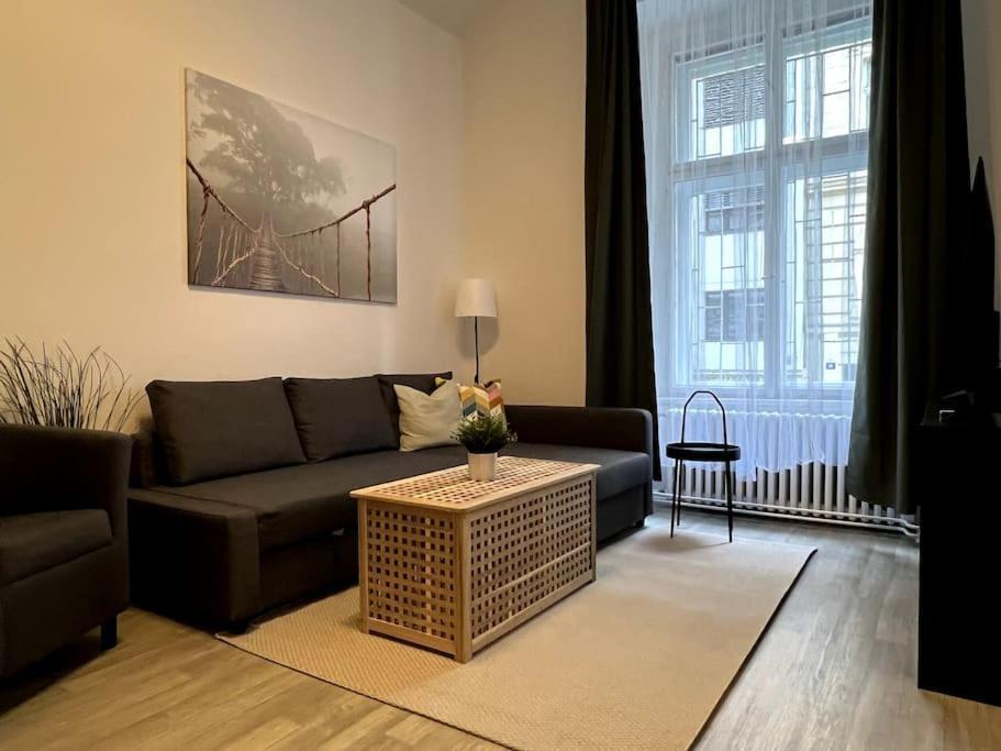 Cozy One Bedroom Close To City Center 4 Prague